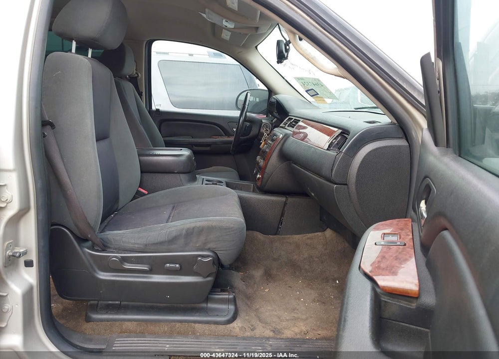 2009 CHEVROLET TAHOE LT1 VIN: 1GNEC23379R242816