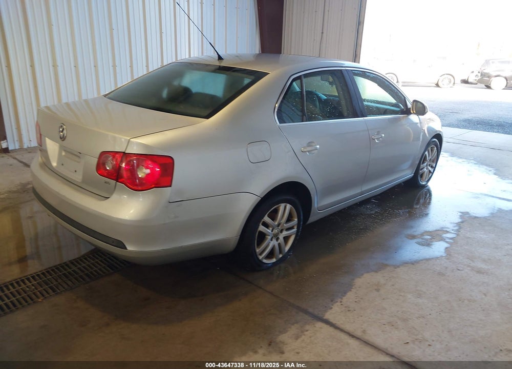 2007 VOLKSWAGEN JETTA VIN: 3VWEF71K37M182942