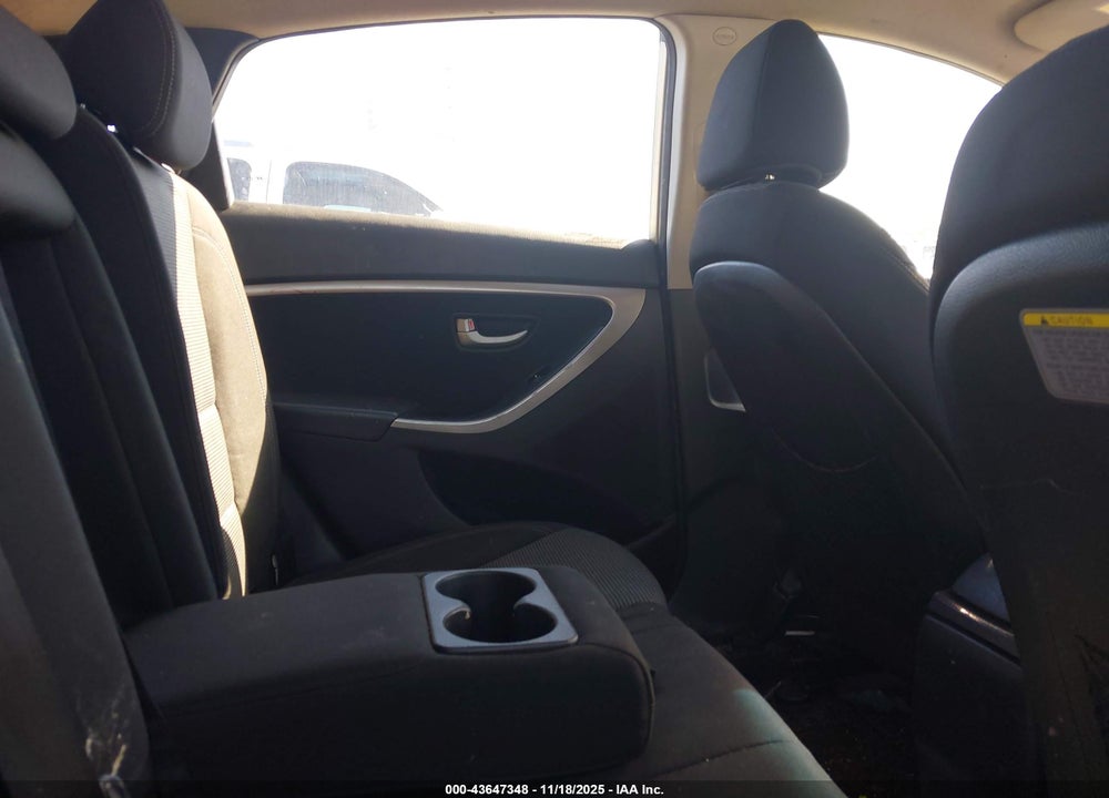 2013 HYUNDAI ELANTRA VIN: KMHD35LE0DU153131
