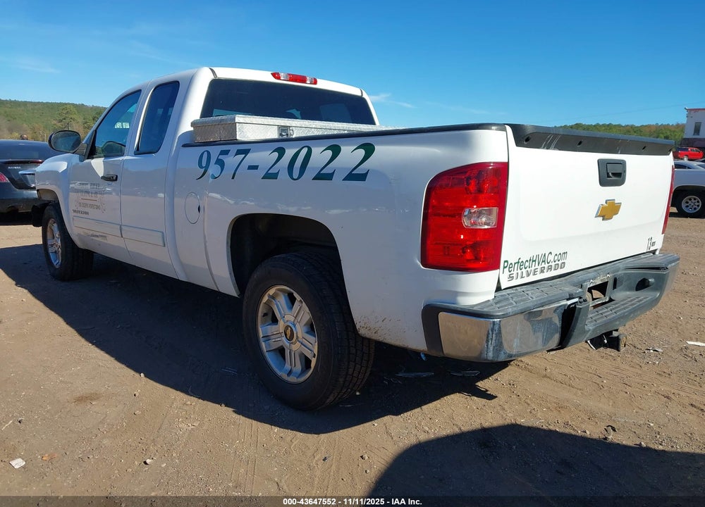 2013 CHEVROLET SILVERADO 1500 LT VIN: 1GCRKSE76DZ347773
