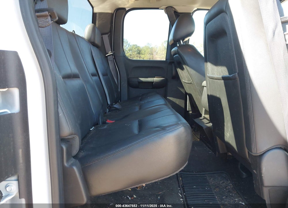 2013 CHEVROLET SILVERADO 1500 LT VIN: 1GCRKSE76DZ347773