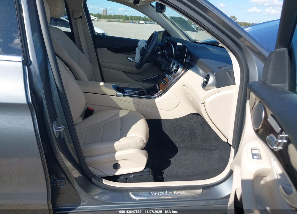 2021 MERCEDES-BENZ GLC 300 SUV VIN: W1N0G8DBXMV272207