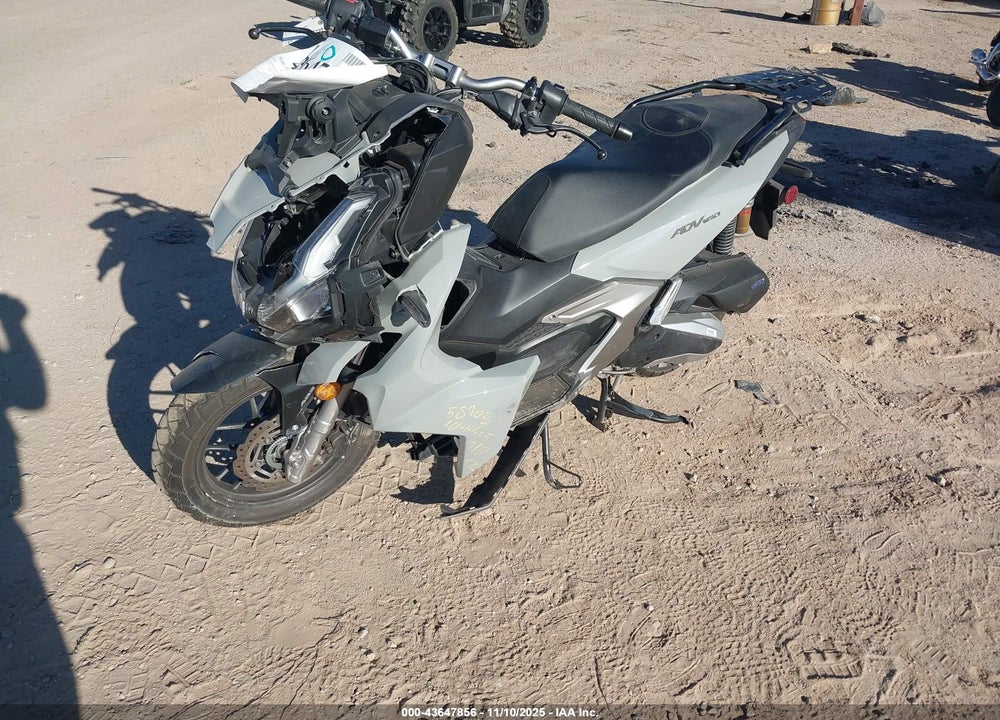 2026 HONDA ADV160 A VIN: MLHKF5450T5200116