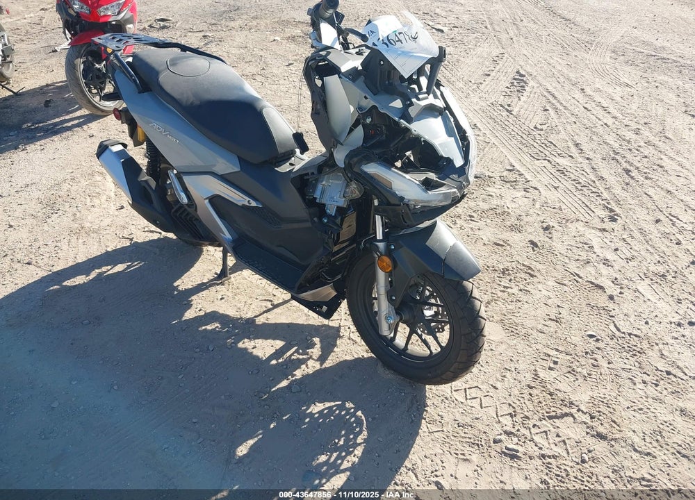 2026 HONDA ADV160 A VIN: MLHKF5450T5200116