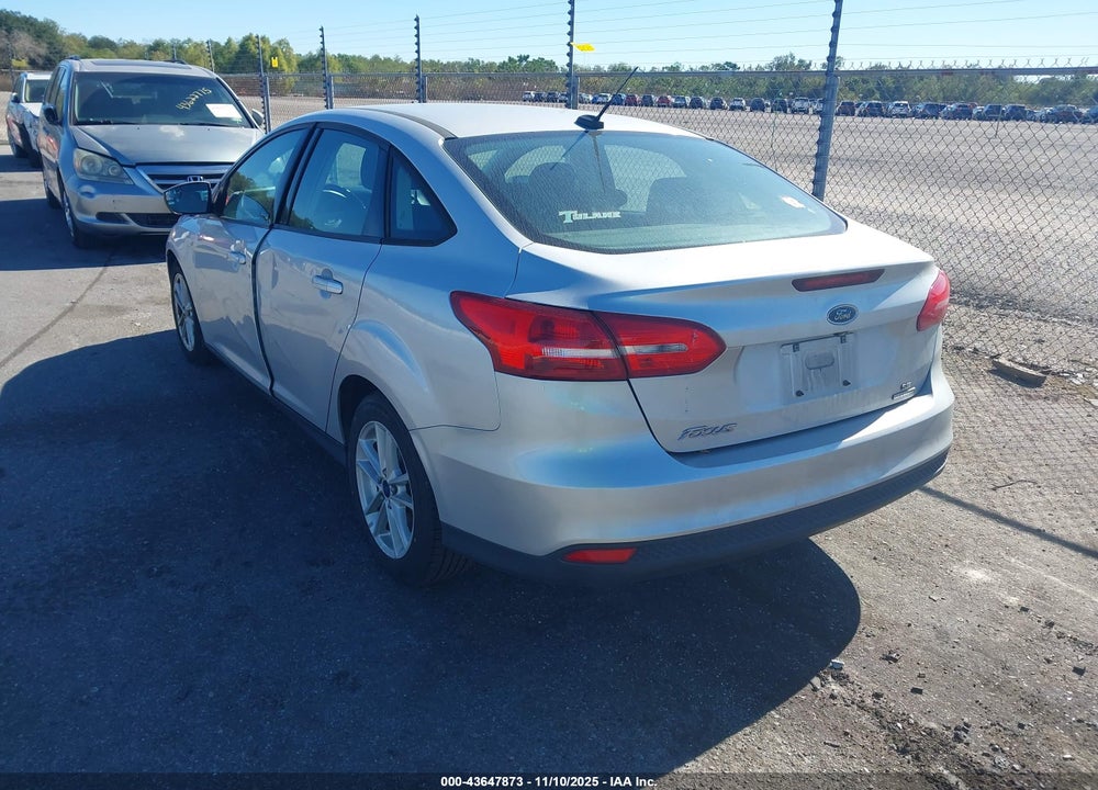 2015 FORD FOCUS SE VIN: 1FADP3F27FL350357