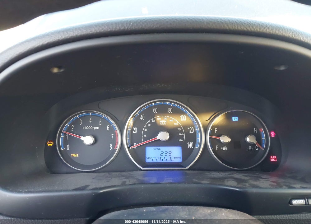 2009 HYUNDAI SANTA FE GLS VIN: 5NMSG73D39H265228