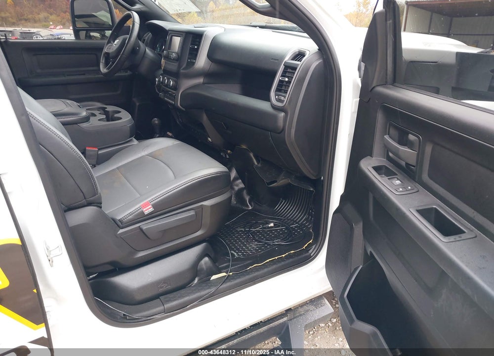 2024 RAM 2500 TRADESMAN 4X4 6'4 BOX VIN: 3C6UR5CJ5RG152008
