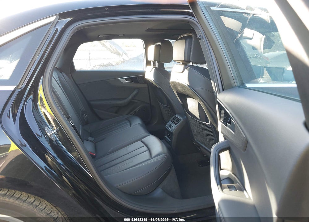 2024 AUDI A4 PREMIUM PLUS 45 TFSI S LINE QUATTRO S TRONIC VIN: WAUEAAF46RN006028