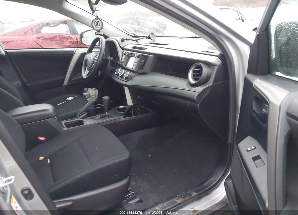 2018 TOYOTA RAV4 LE VIN: 2T3BFREV4JW714260