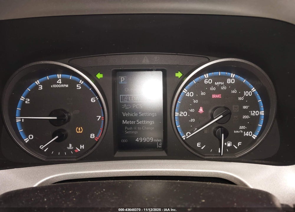 2018 TOYOTA RAV4 LE VIN: 2T3BFREV4JW714260