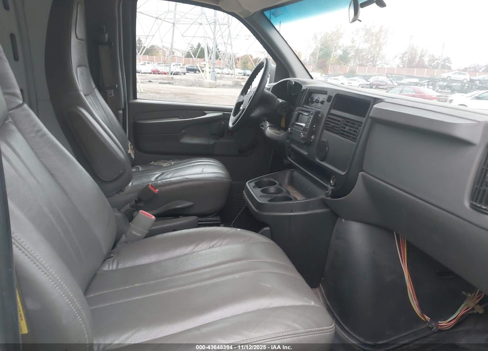 2005 CHEVROLET EXPRESS VIN: 1GCFG15X351177516