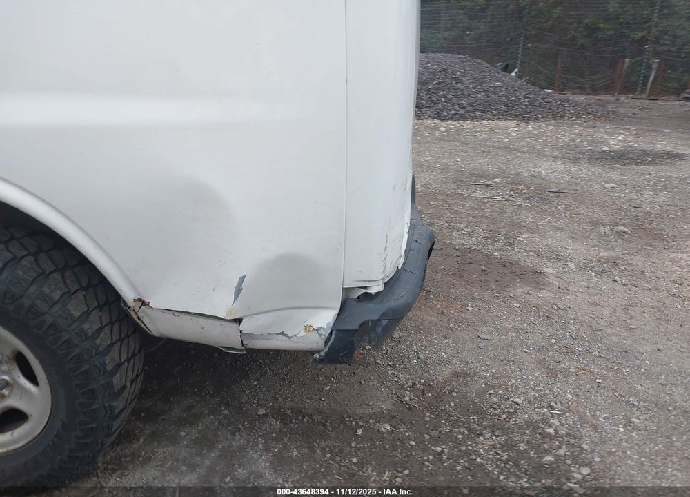 2005 CHEVROLET EXPRESS VIN: 1GCFG15X351177516