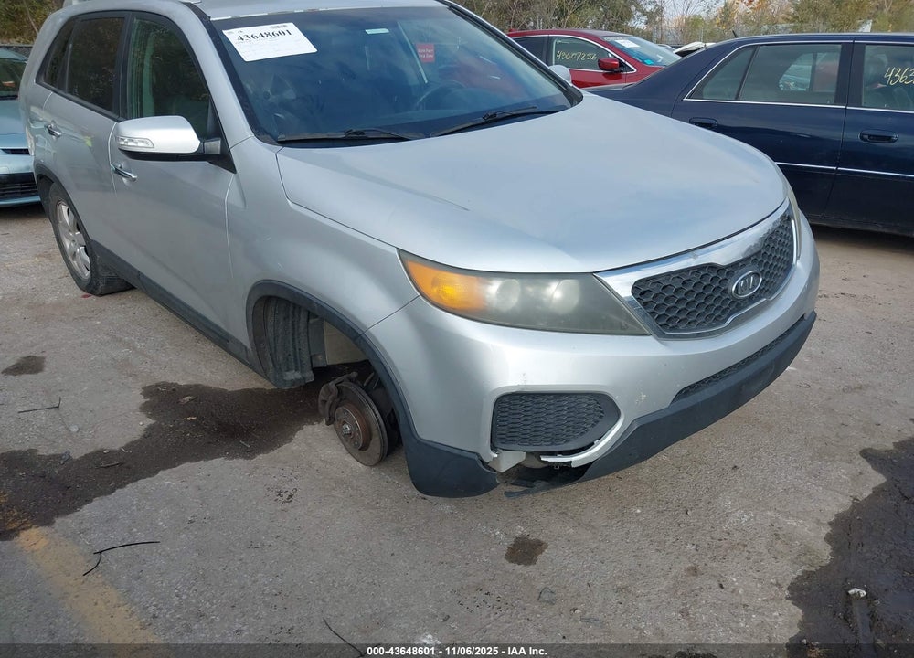 2011 KIA SORENTO VIN: 5XYKT4A24BG150522