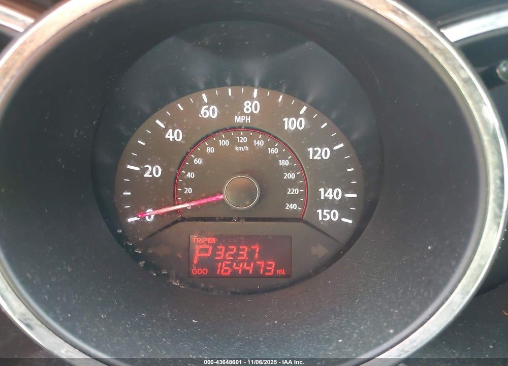 2011 KIA SORENTO VIN: 5XYKT4A24BG150522