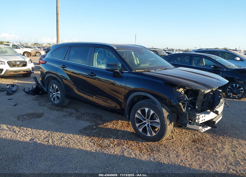 2023 TOYOTA HIGHLANDER XLE VIN: 5TDKDRAH0PS009214