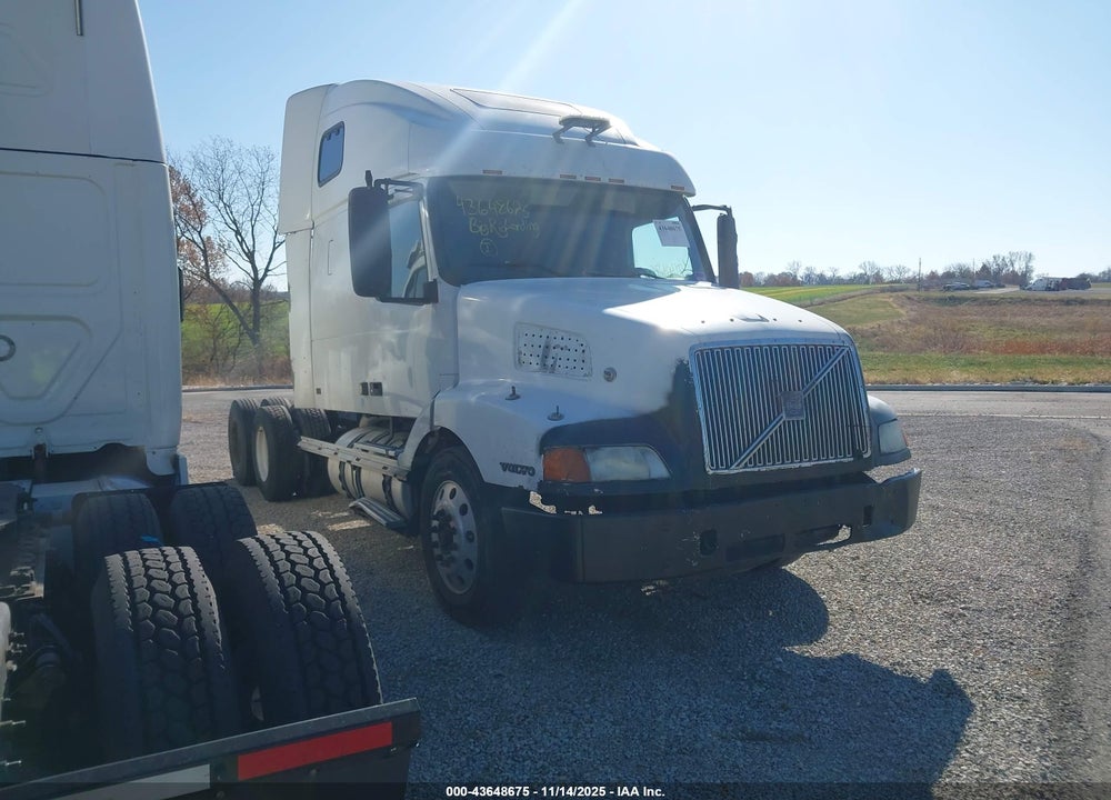2000 VOLVO VN VIN: 4V4ND4JH5YN250018