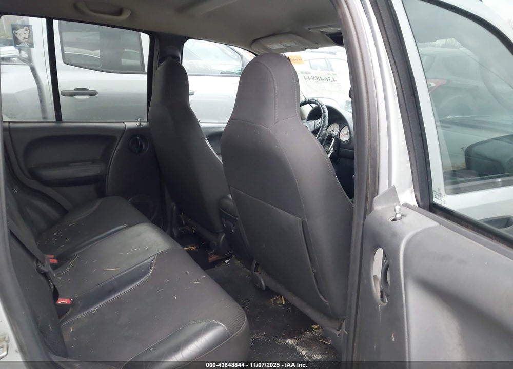 2004 JEEP LIBERTY RENEGADE VIN: 1J4GL38K04W208213