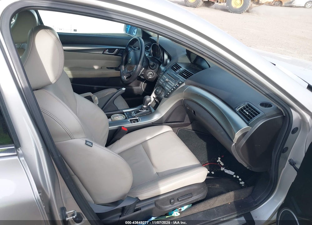 2011 ACURA TL 3.7 VIN: 19UUA9F20BA000722