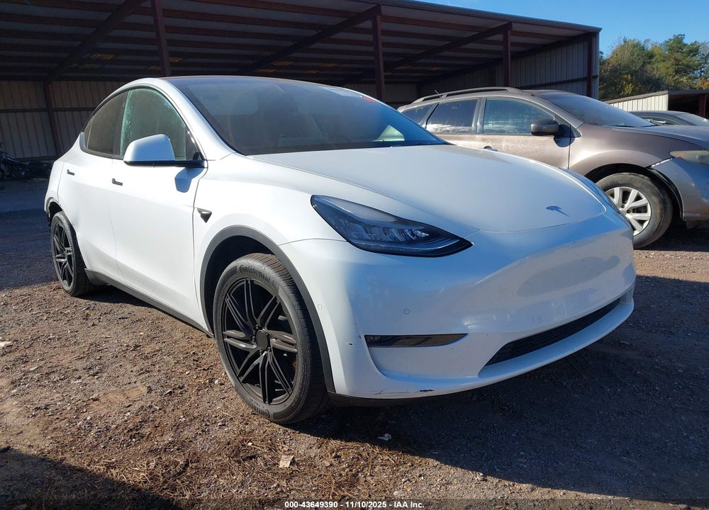 2021 TESLA MODEL Y LONG RANGE DUAL MOTOR ALL-WHEEL DRIVE VIN: 5YJYGDEE6MF090241