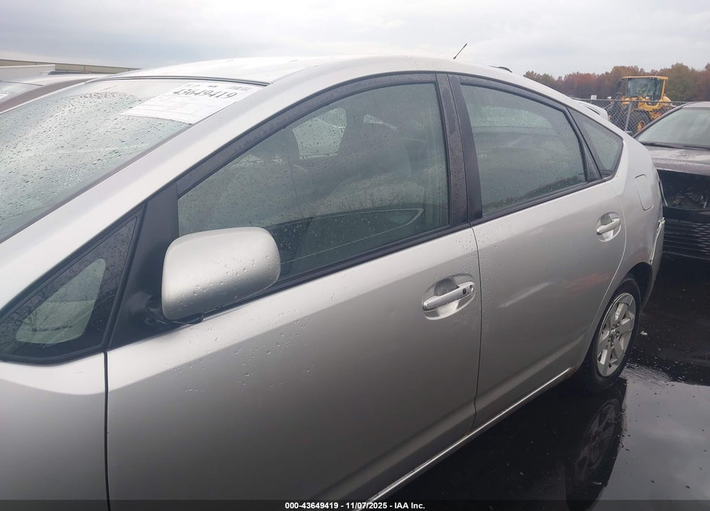 2004 TOYOTA PRIUS VIN: JTDKB20U040056110