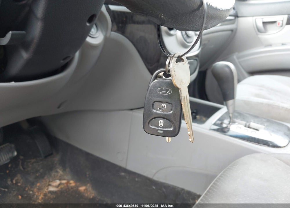 2009 HYUNDAI SANTA FE GLS VIN: 5NMSG73D49H238555