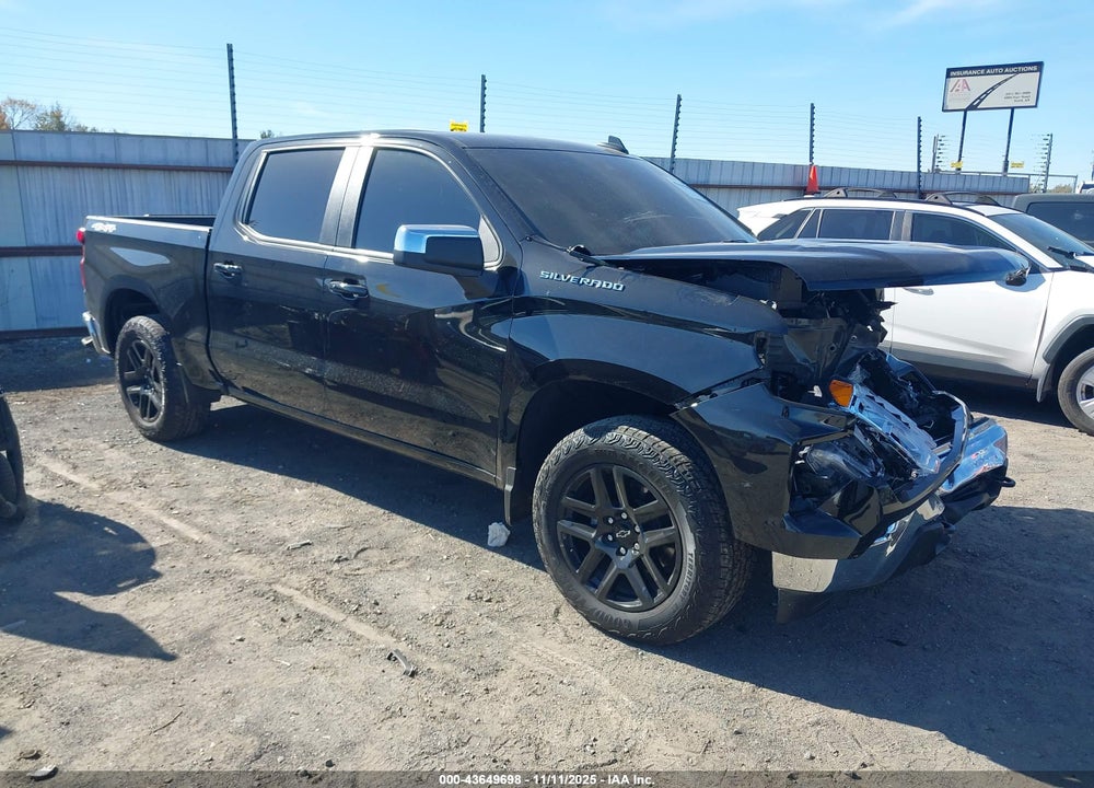 2025 CHEVROLET SILVERADO 1500 4WD  STANDARD BED LT VIN: 2GCUKDED8S1127939