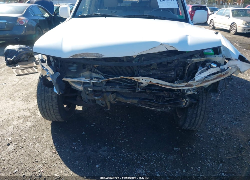2004 TOYOTA LAND CRUISER VIN: JTEHT05J242057317