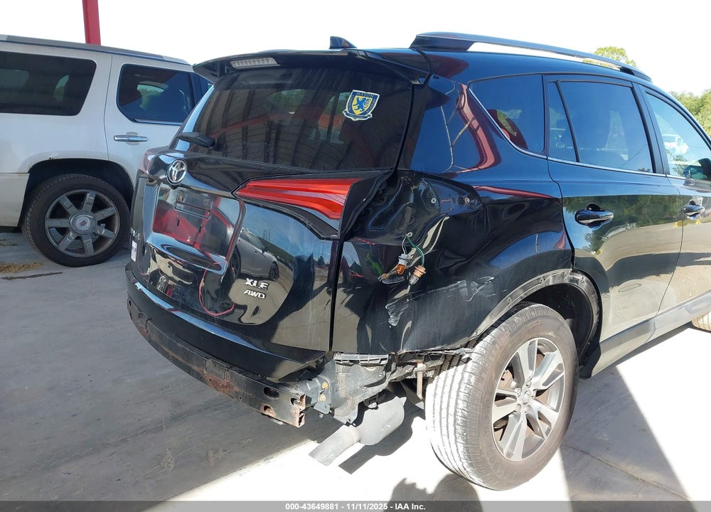 2016 TOYOTA RAV4 XLE VIN: 2T3RFREV2GW478036