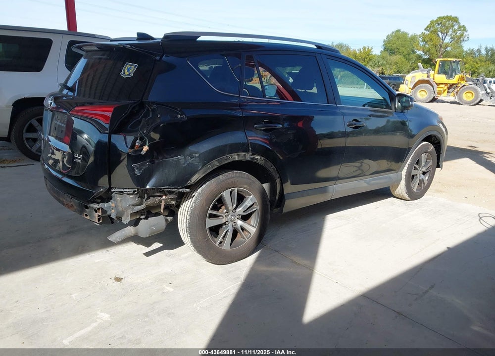 2016 TOYOTA RAV4 XLE VIN: 2T3RFREV2GW478036