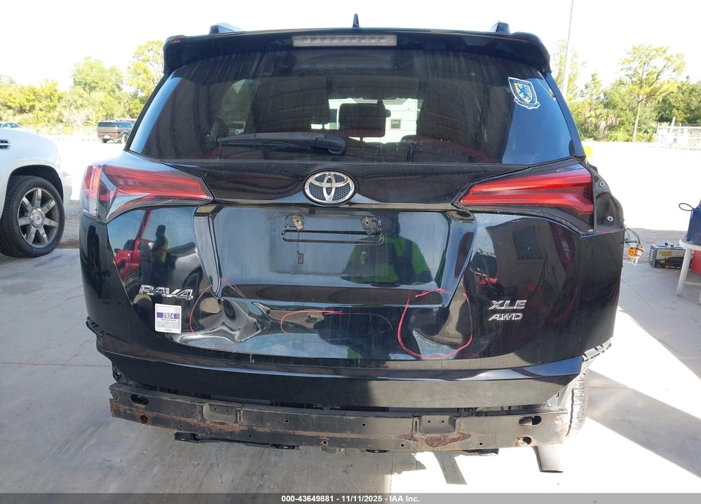 2016 TOYOTA RAV4 XLE VIN: 2T3RFREV2GW478036