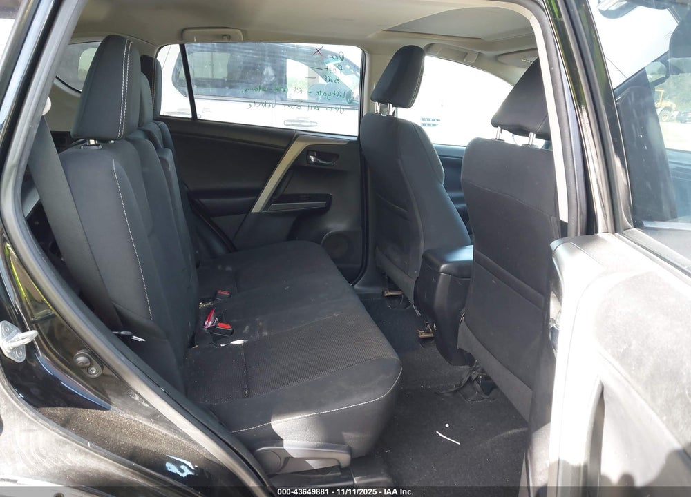2016 TOYOTA RAV4 XLE VIN: 2T3RFREV2GW478036