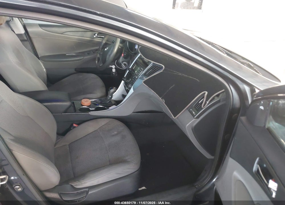 2011 HYUNDAI SONATA VIN: 5NPEB4AC3BH205303