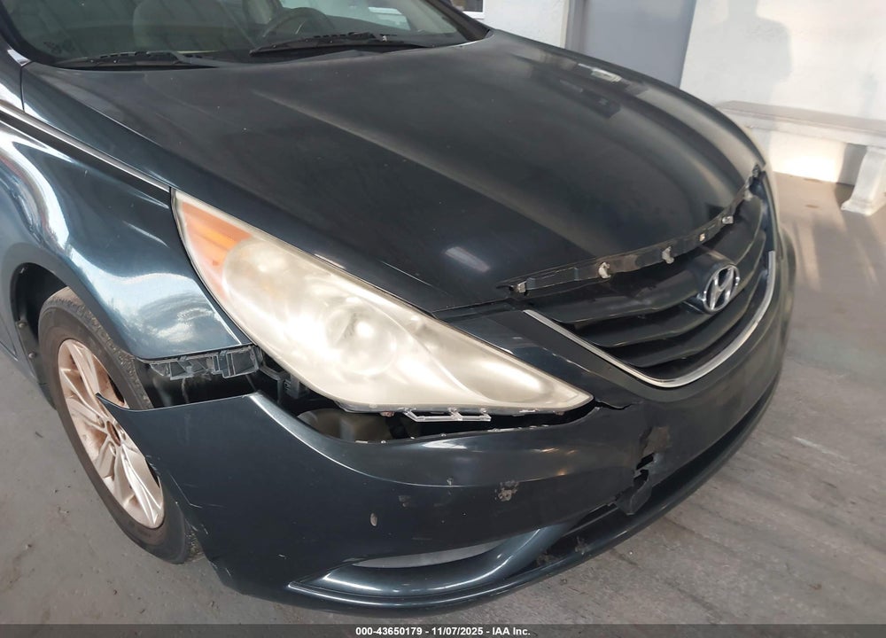 2011 HYUNDAI SONATA VIN: 5NPEB4AC3BH205303