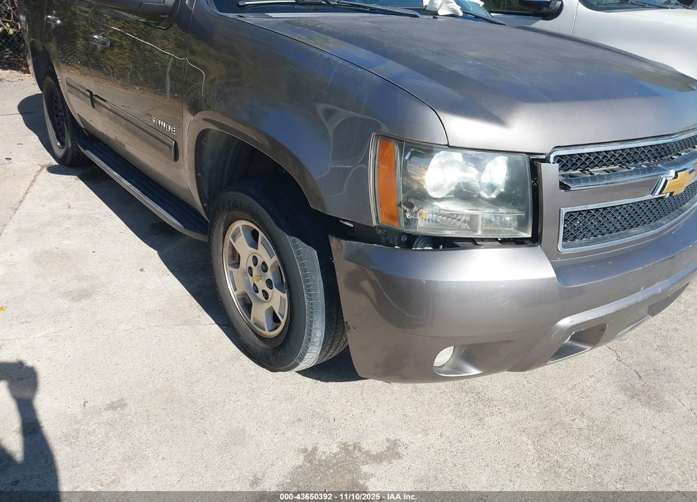 2013 CHEVROLET TAHOE LT VIN: 1GNSCBE03DR337582