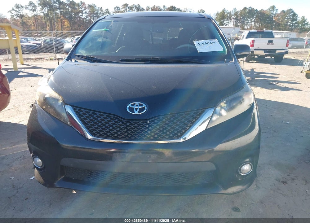 2014 TOYOTA SIENNA SE 8 PASSENGER VIN: 5TDXK3DC9ES426577
