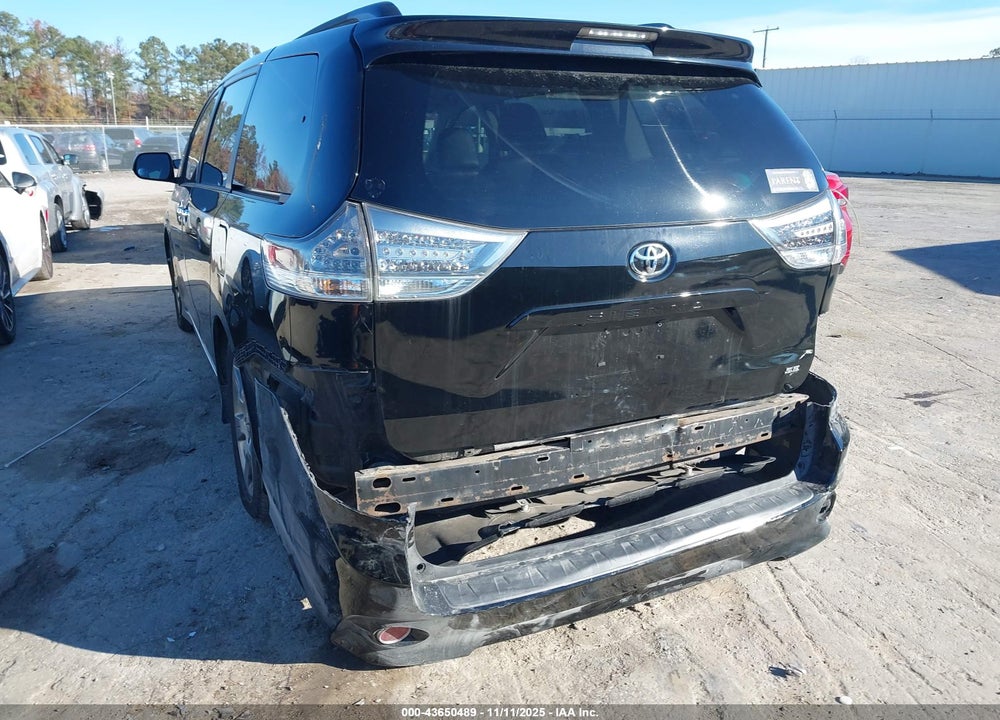 2014 TOYOTA SIENNA SE 8 PASSENGER VIN: 5TDXK3DC9ES426577