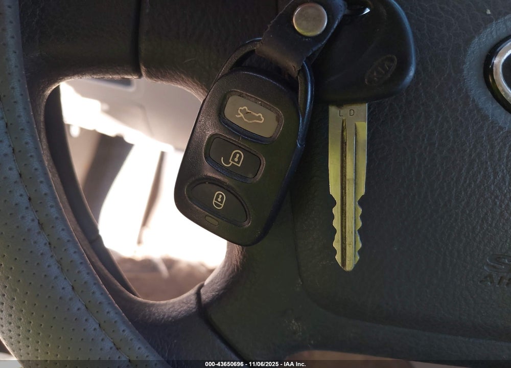 2007 KIA SPECTRA EX VIN: KNAFE121575413386