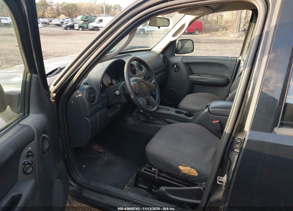 2003 JEEP LIBERTY SPORT VIN: 1J4GL48K33W616824