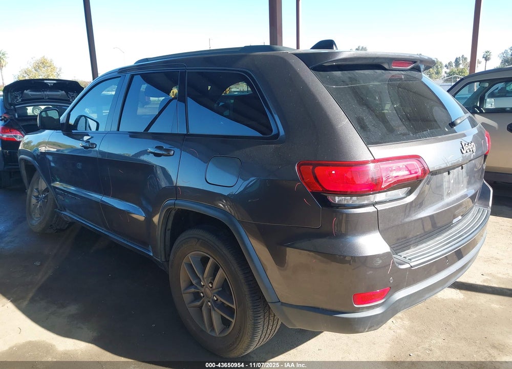 2017 JEEP GRAND CHEROKEE VIN: 1C4RJEAG4HC664180
