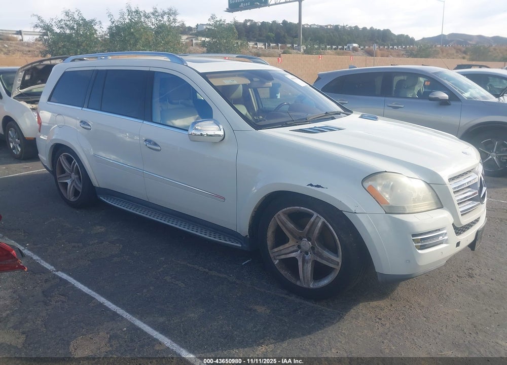 2010 MERCEDES-BENZ GL 550 4MATIC VIN: 4JGBF8GE2AA552873