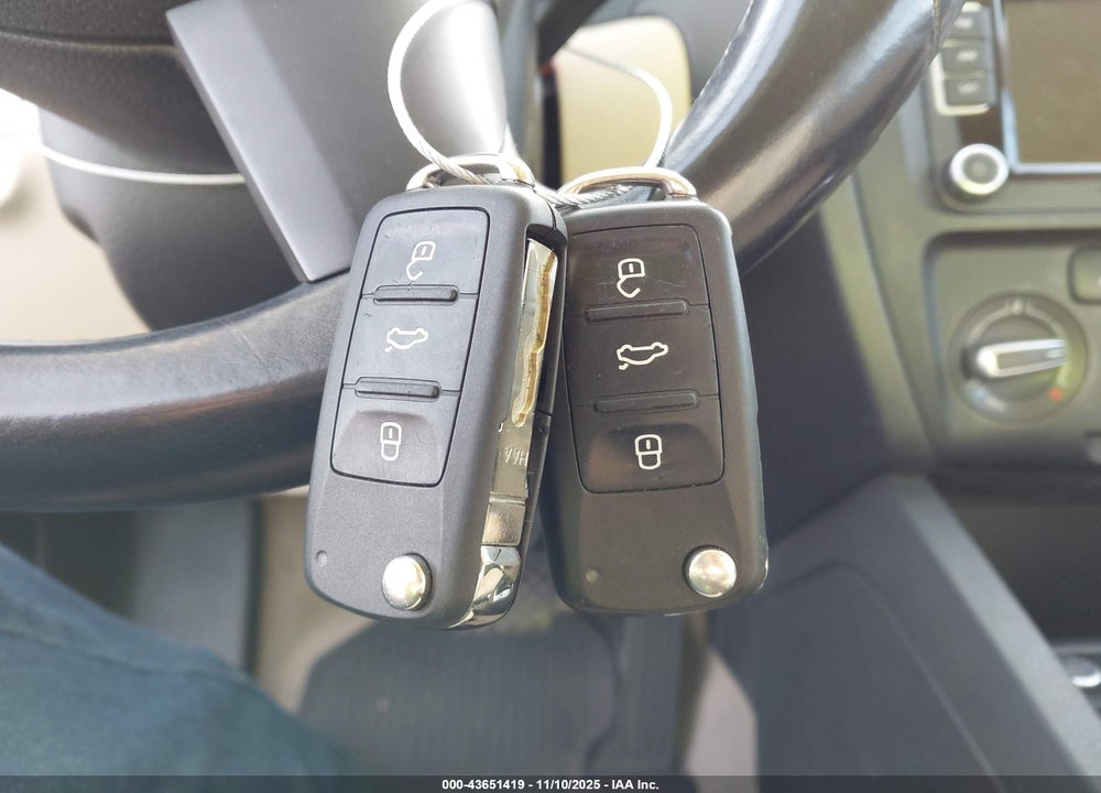 2014 VOLKSWAGEN JETTA 1.8T SE VIN: 3VWD07AJ5EM404222