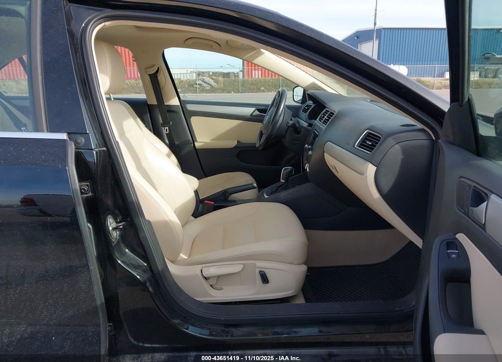 2014 VOLKSWAGEN JETTA 1.8T SE VIN: 3VWD07AJ5EM404222