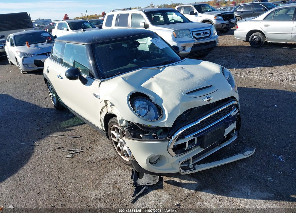 2015 MINI HARDTOP COOPER S VIN: WMWXP7C52F2C60410