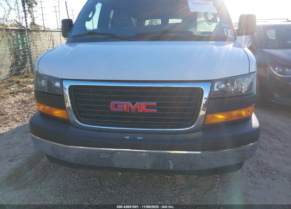 2023 GMC SAVANA PASSENGER RWD 3500 EXTENDED WHEELBASE LS VIN: 1GJZ7NFP0P1101492