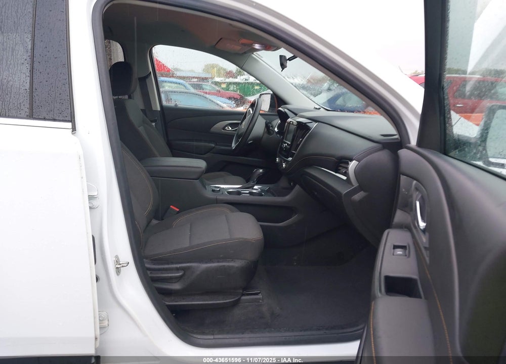 2019 CHEVROLET TRAVERSE LS VIN: 1GNEVFKW0KJ262195