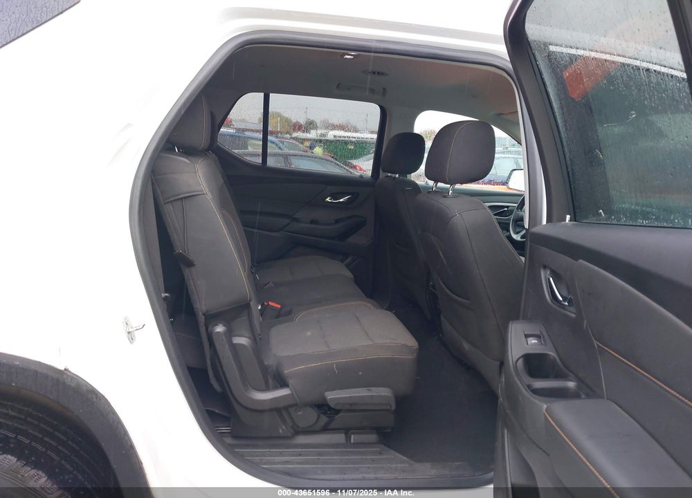 2019 CHEVROLET TRAVERSE LS VIN: 1GNEVFKW0KJ262195