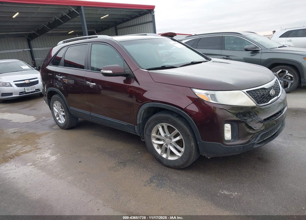2015 KIA SORENTO LX VIN: 5XYKTDA67FG605548