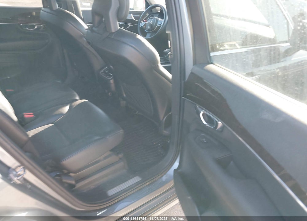 2016 VOLVO XC90 T6 MOMENTUM VIN: YV4A22PKXG1021392