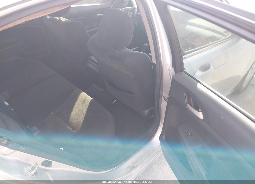 2010 HONDA ACCORD 2.4 LX-P VIN: 1HGCP2F45AA044748