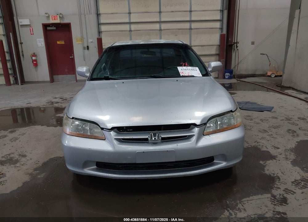 2000 HONDA ACCORD 2.3 LX VIN: JHMCG5545YC040830